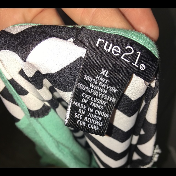 Mint Black & White Chevron Half Sleeve Top - Picture 3 of 3